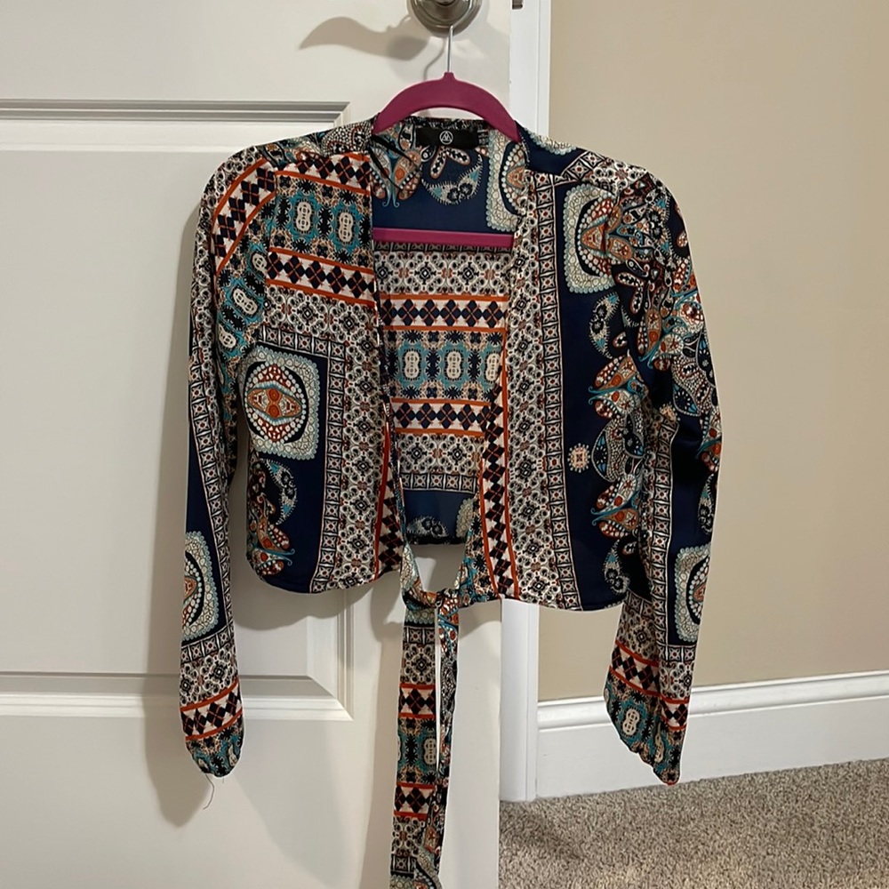 Missguided tie front top! Size US 2!